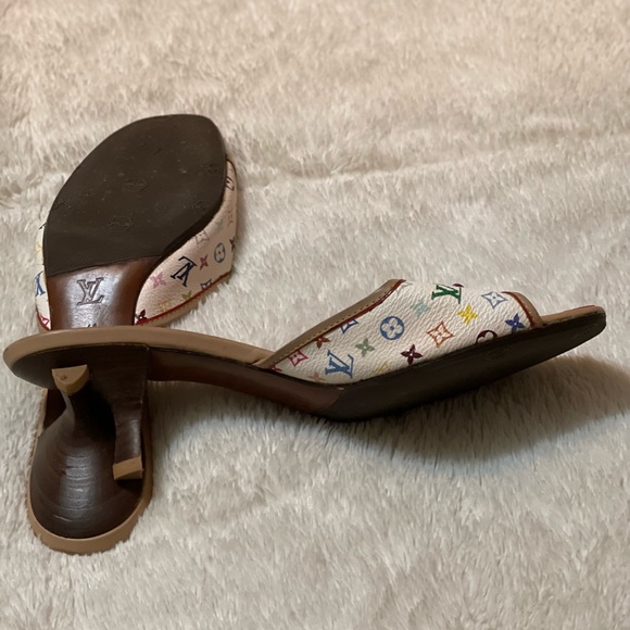 Used LV female slippers in great condition - Picture 5 of 7